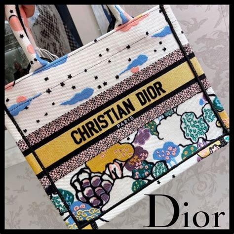 dior book tote 2022.